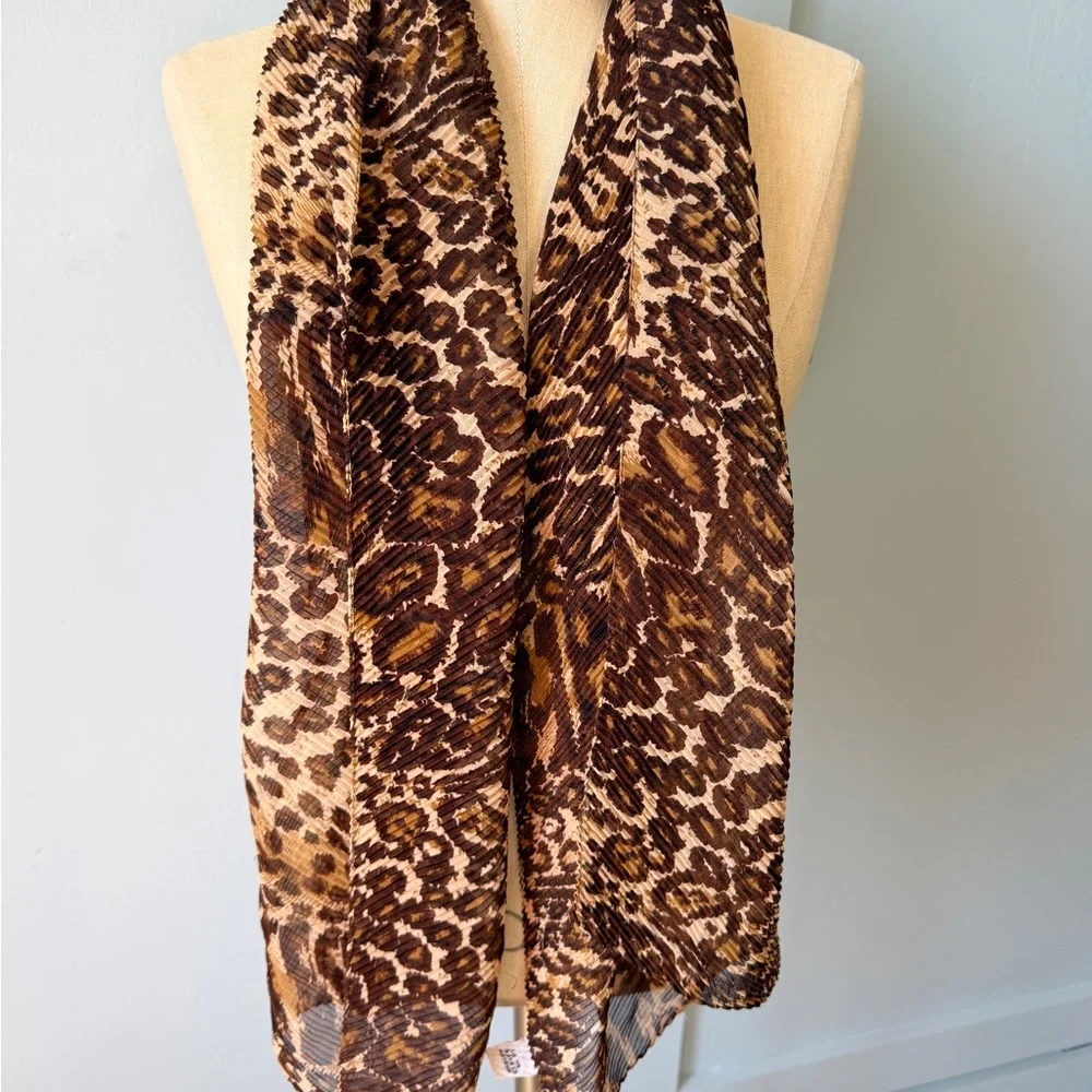 Chic Animal Print Scarf - Brown - Picture 3 of 5